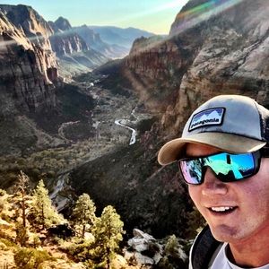 Meet your Posher, Derek